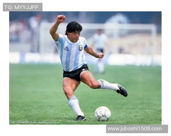 八十年代足球巨星回顾：从马拉多纳到贝尔坎普的时代辉煌